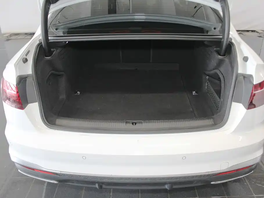 Фото 7 - Audi A4L