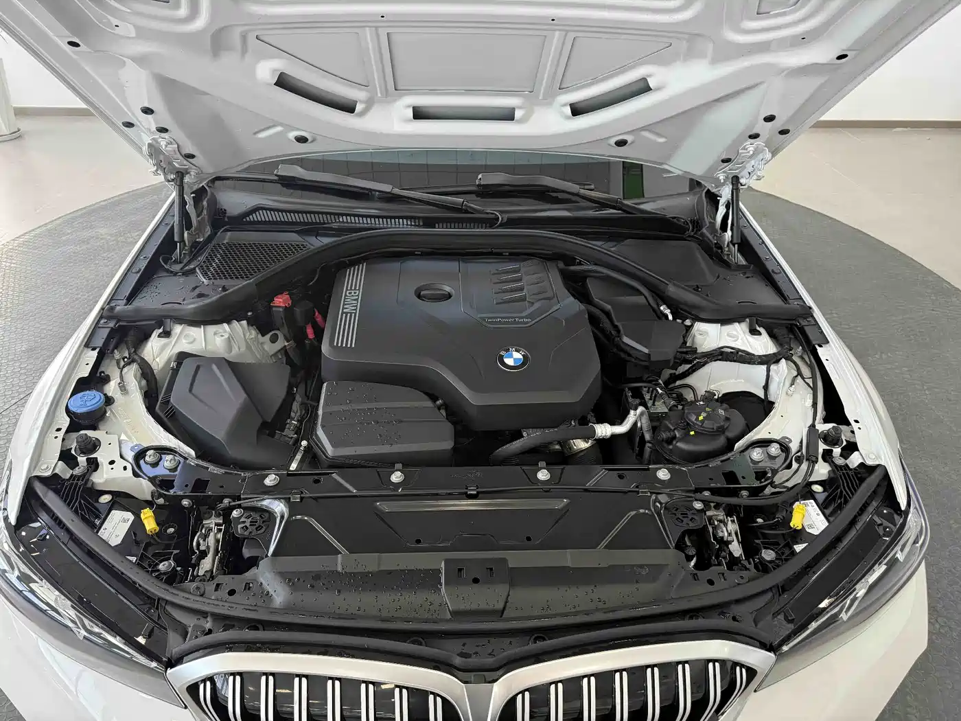 BMW 3 Series 2023 320Li M Sport Package фото 23