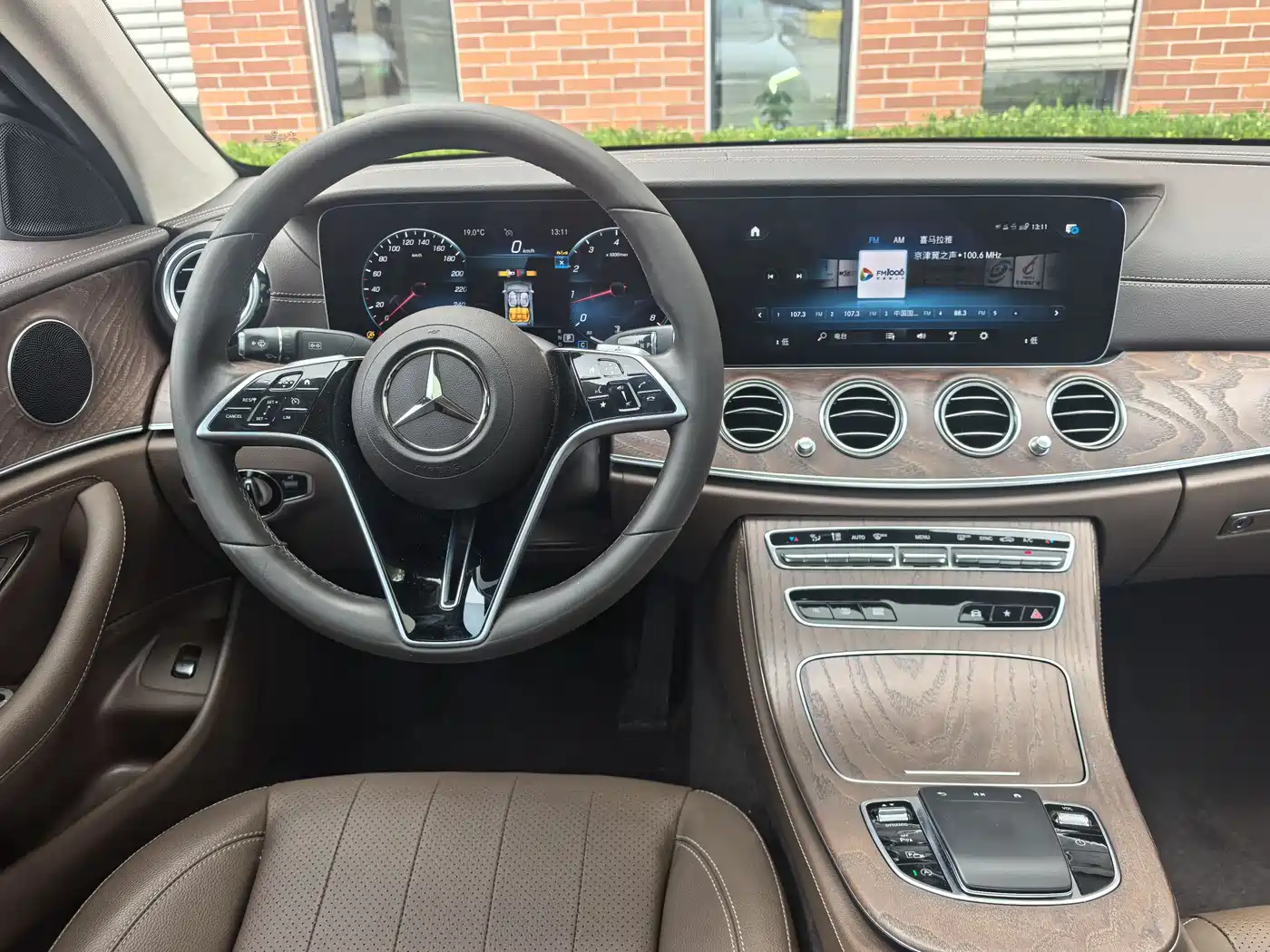 Mercedes-Benz E-Class 2023 E 300 L Fashion фото 14