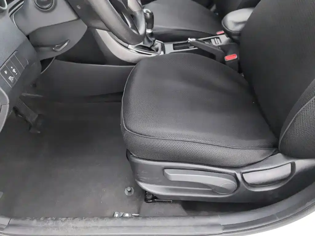 Hyundai Langdong 2017 2016 1.6L Manual Premium Edition