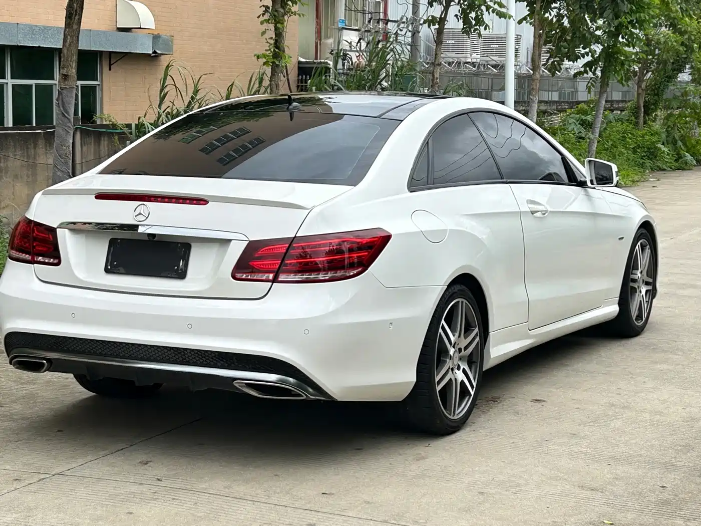 MERCEDES-BENZ E CLASS