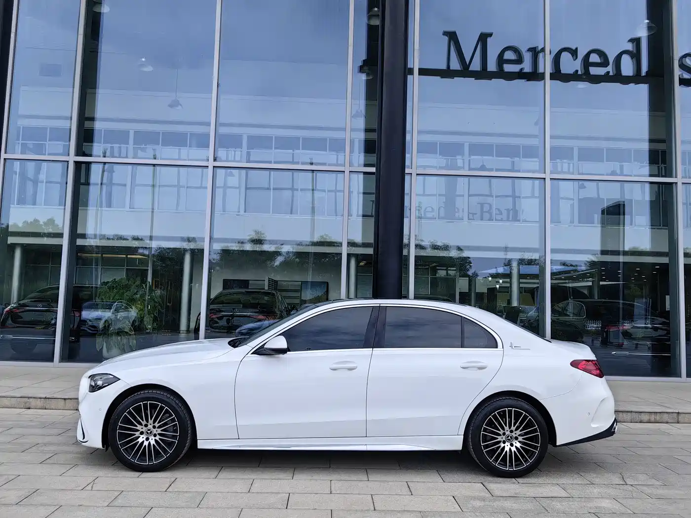 Mercedes-Benz C-Class 2023 Facelift C 260 L Sport Edition фото 3