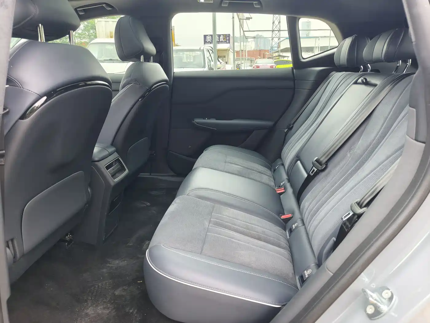 Voyah Auto Voyah Zhiyin 2024 Long Range Super Charging Edition фото 5