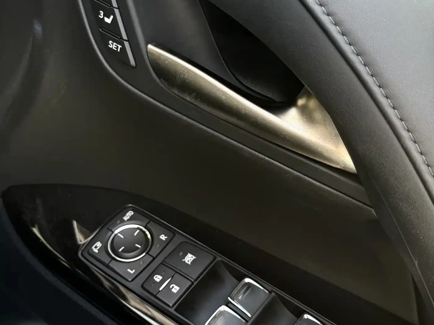 Lexus LX 2017 570 Peak Special Limited Edition фото 15