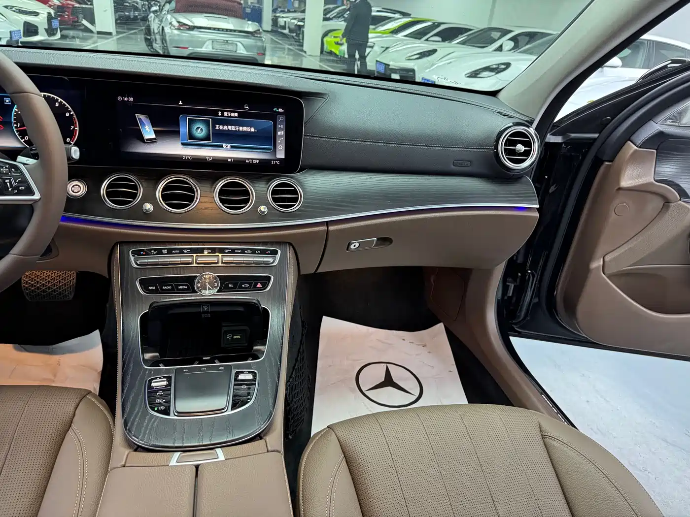 Mercedes-Benz E-Class 2020 E 300 L Fashion фото 11