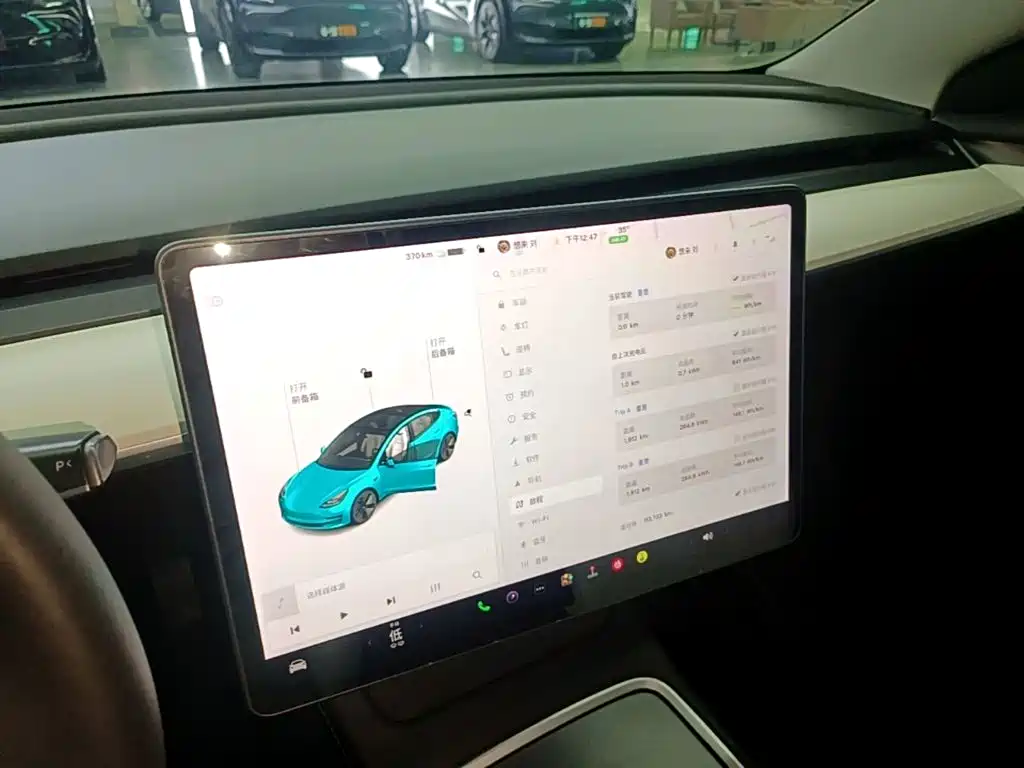 Фото 13 - Tesla Model 3