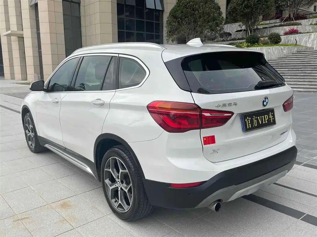 BMW X1 2019 sDrive18Li Premium Model фото 4
