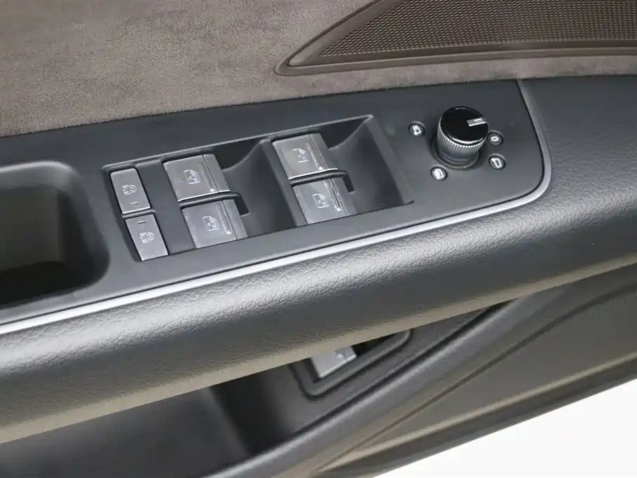 Audi A8 2022 A8L 50 TFSI quattro Comfort Collector's Edition фото 11