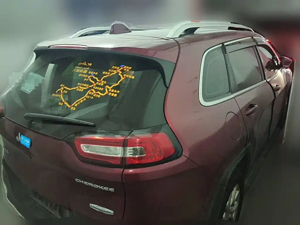 Фото 2 - Jeep Cherokee