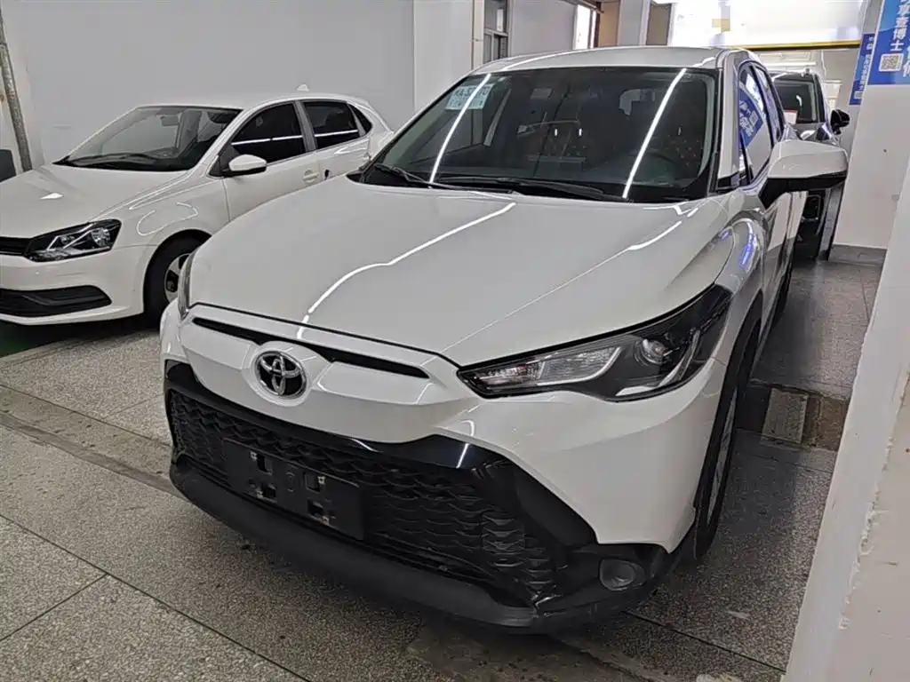 Toyota Frontlander 2023 2.0L CVT Elite Edition фото 2
