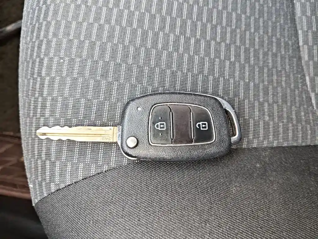 Hyundai Verna 2017 1.4L Manual Renewal Edition China VI фото 9