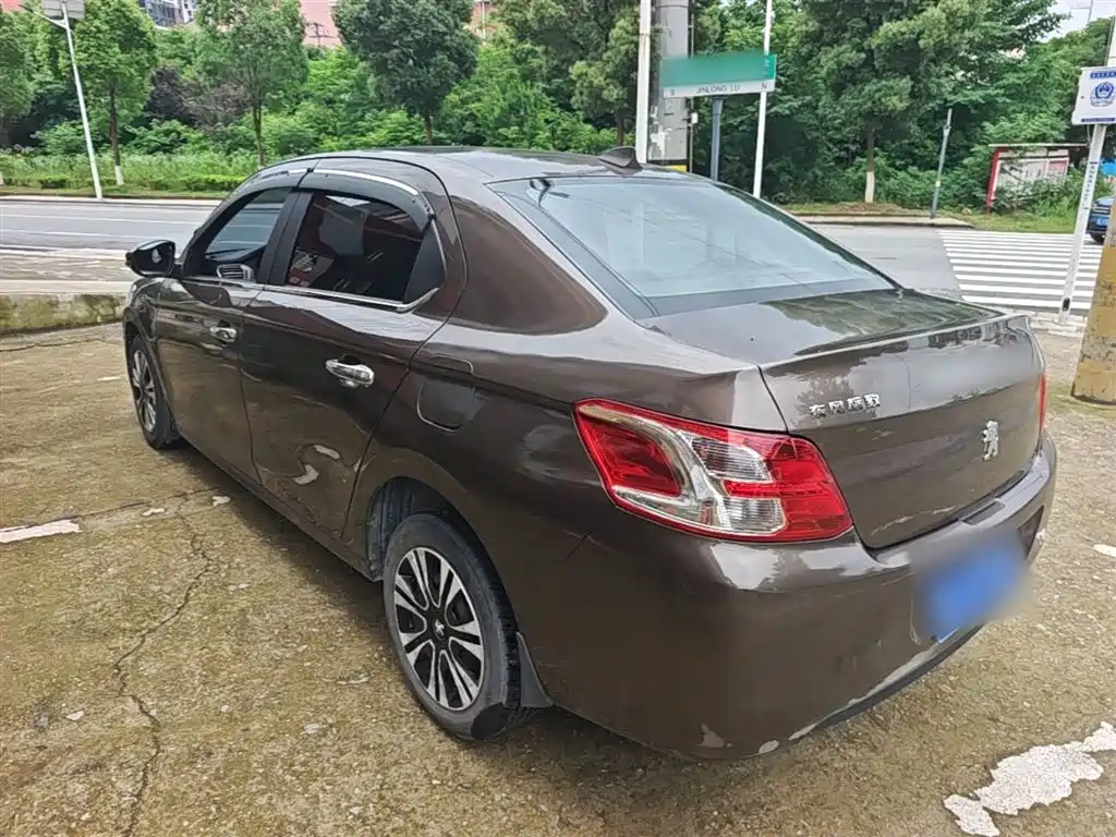 Peugeot 301 2014 1.6L Automatic Comfort Edition фото 5