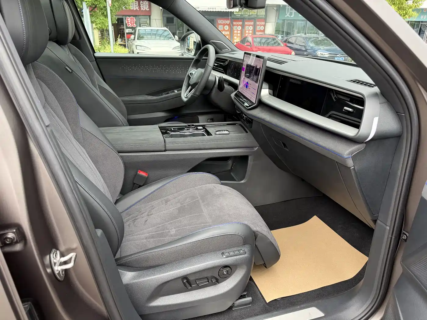 Volkswagen Teramont 2025 Teramont Pro 450TSI 4WD Summit Edition фото 12