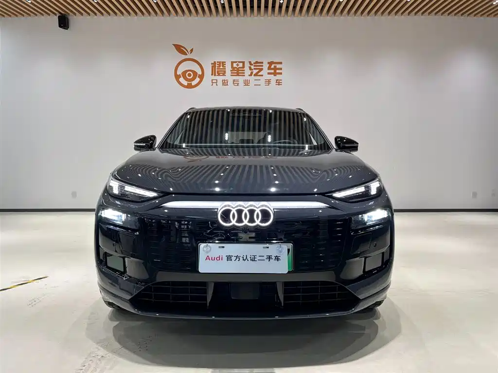 AUDI Q6L E TRON