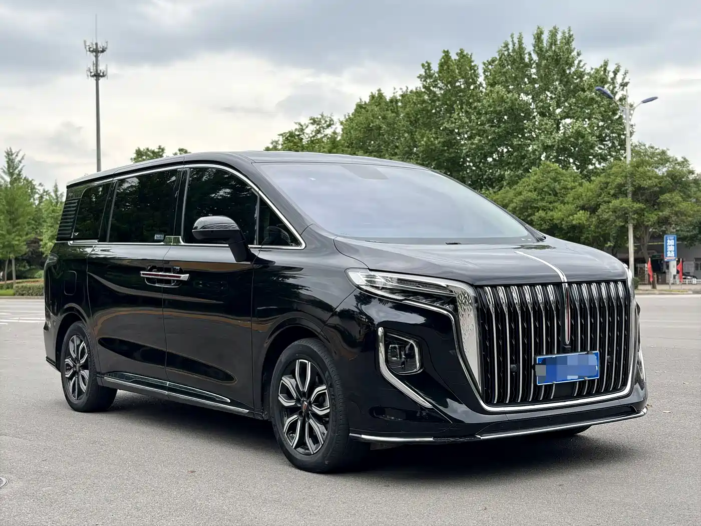 Hongqi HQ9 2023 2.0T Smart Connect Flag Joy Edition фото 3