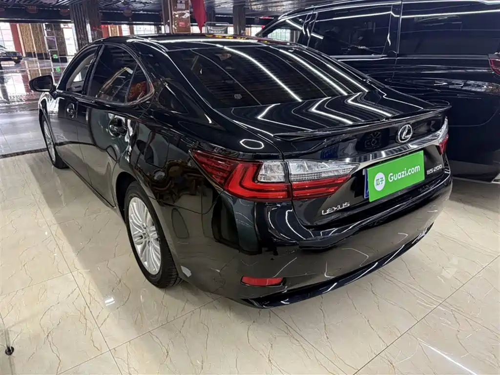 Lexus ES 2015 200 Elite Edition фото 5
