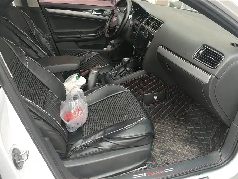 Volkswagen Sagitar 2018 280TSI DSG Comfort фото 8