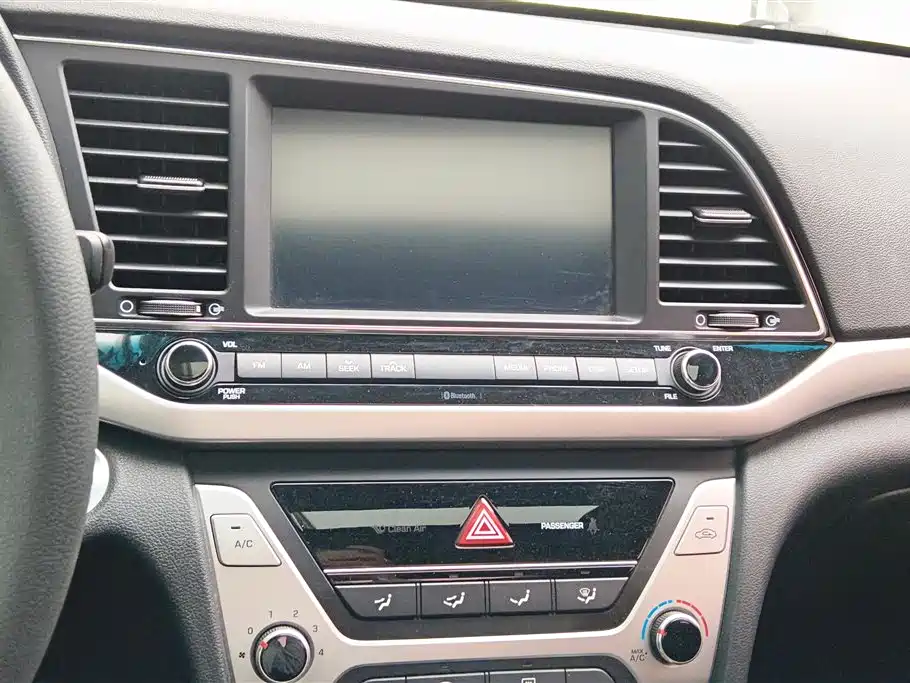 Hyundai Elantra 2016 Model 1.6L Automatic Smart Elite фото 13
