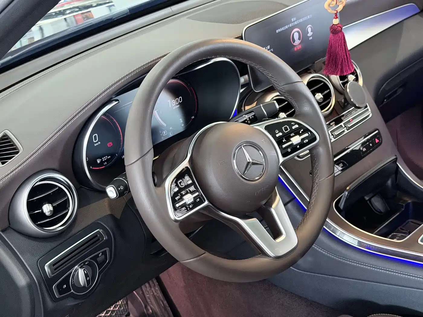 Mercedes-Benz GLC 2020 GLC 300 L 4MATIC Luxury фото 6