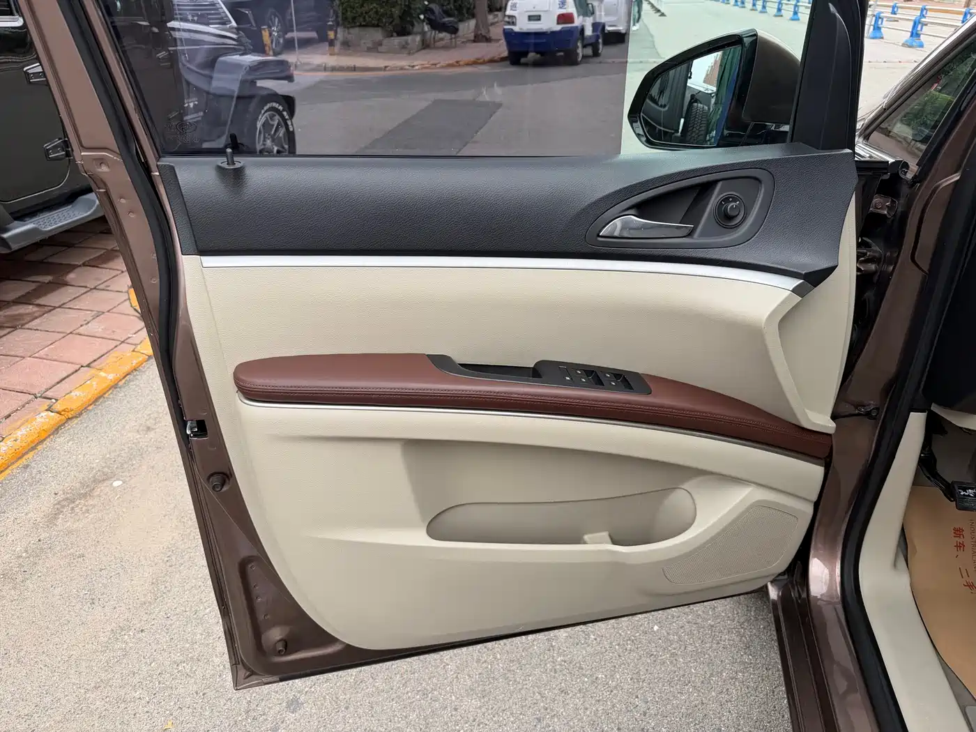 Buick GL8 2018 28T Comfort China VI фото 10