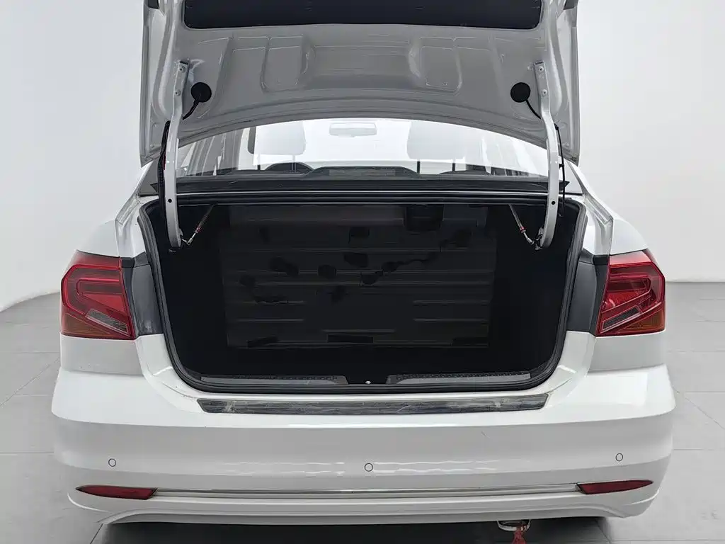 Volkswagen Jetta 2019 2019 Dream Edition 1.4L Manual Fashion