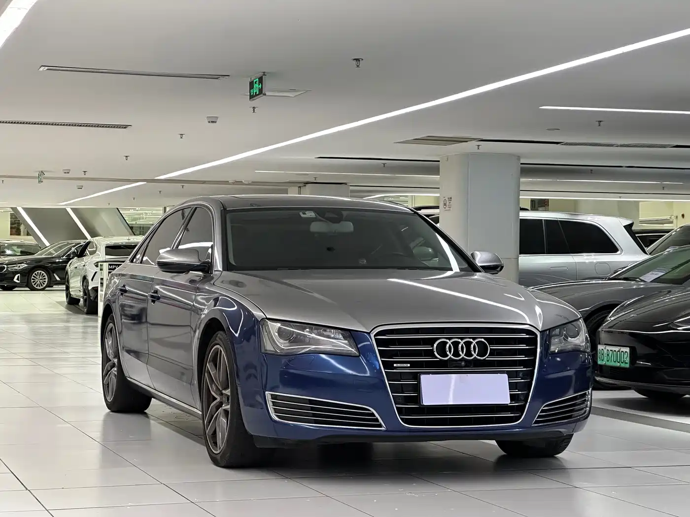 Фото 3 - Audi A8