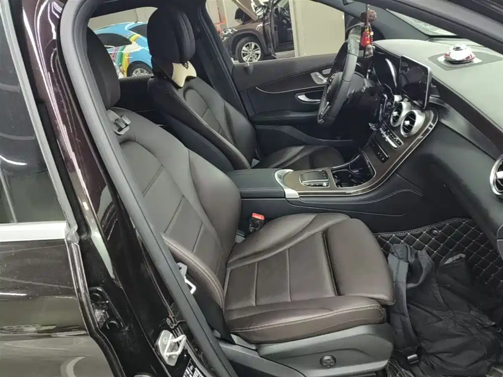 Mercedes-Benz GLC 2022 Facelift GLC 260 L 4MATIC Luxury Model фото 25