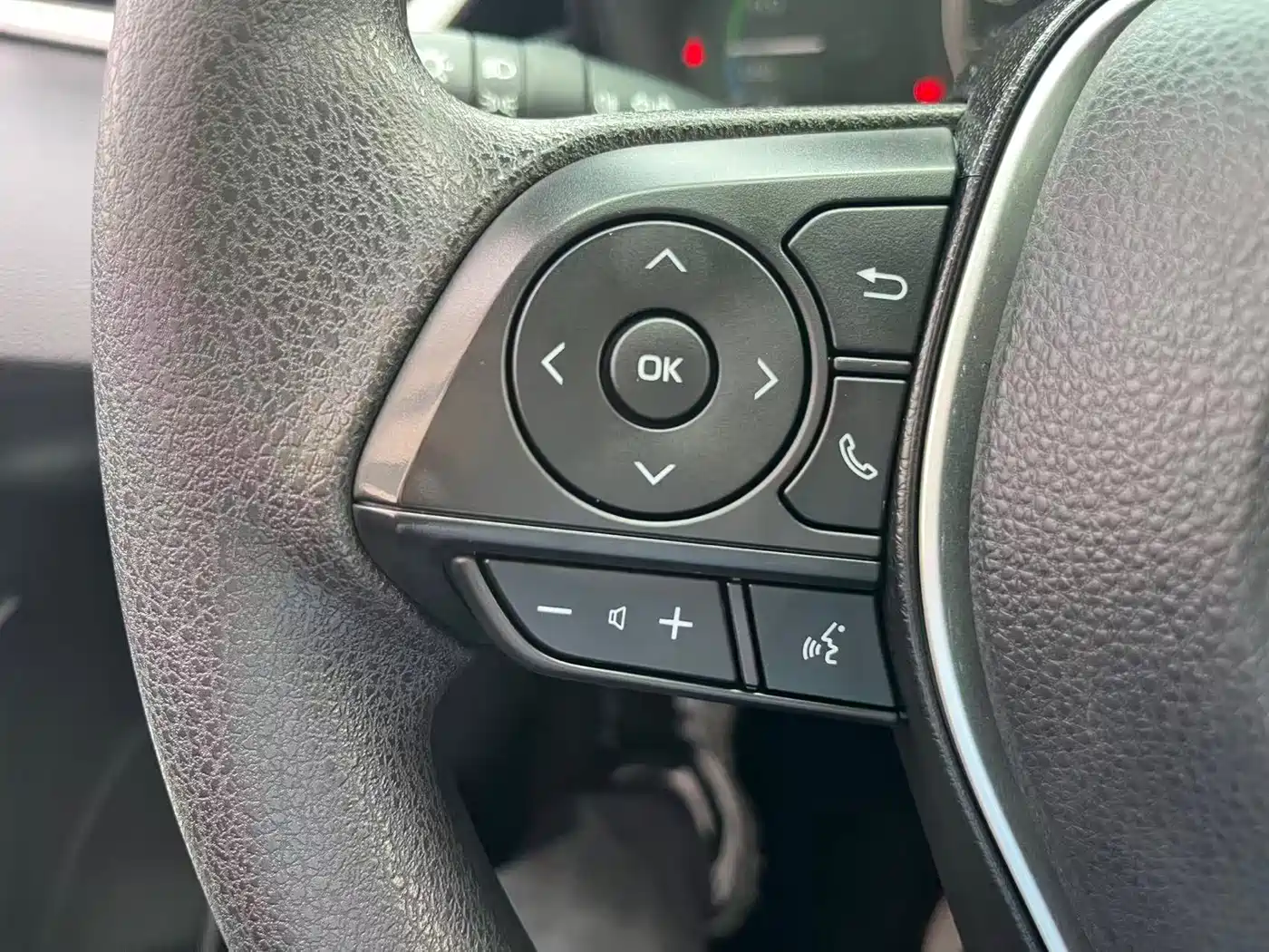 Toyota Corolla 2021 Hybrid 1.8L E-CVT Elite Edition фото 12