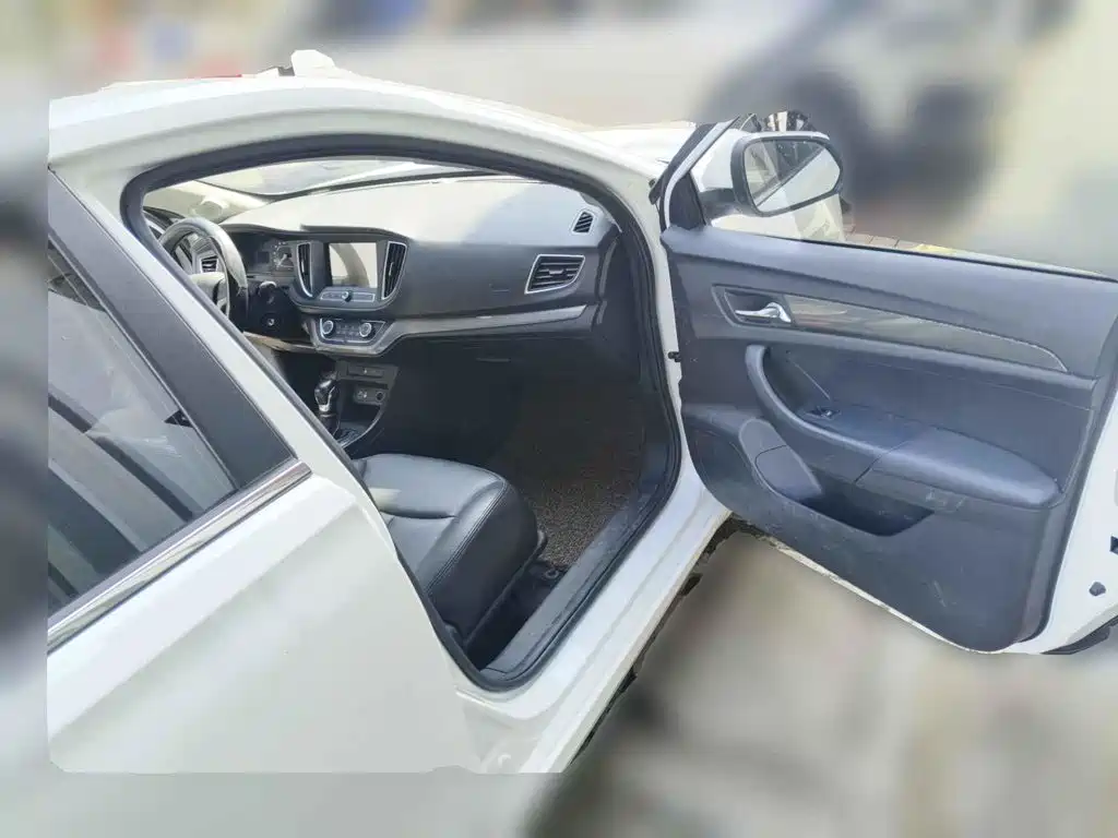 Roewe 360 2016 2015 1.5L Automatic Luxury