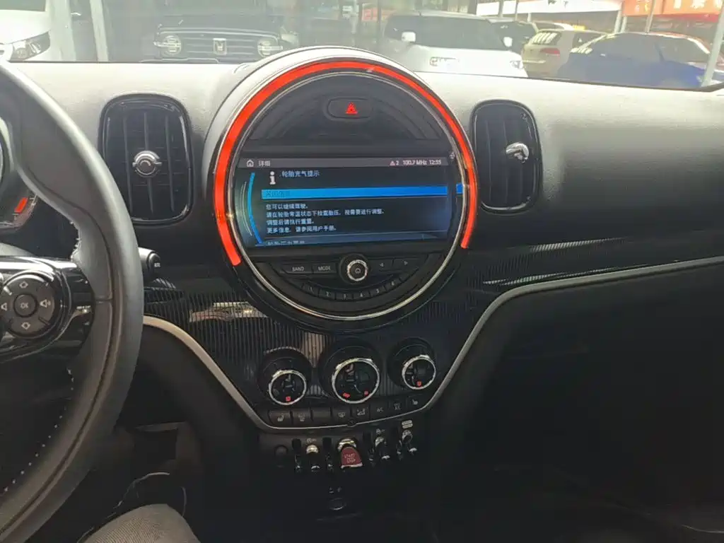 Photo 13 - MINI COUNTRYMAN