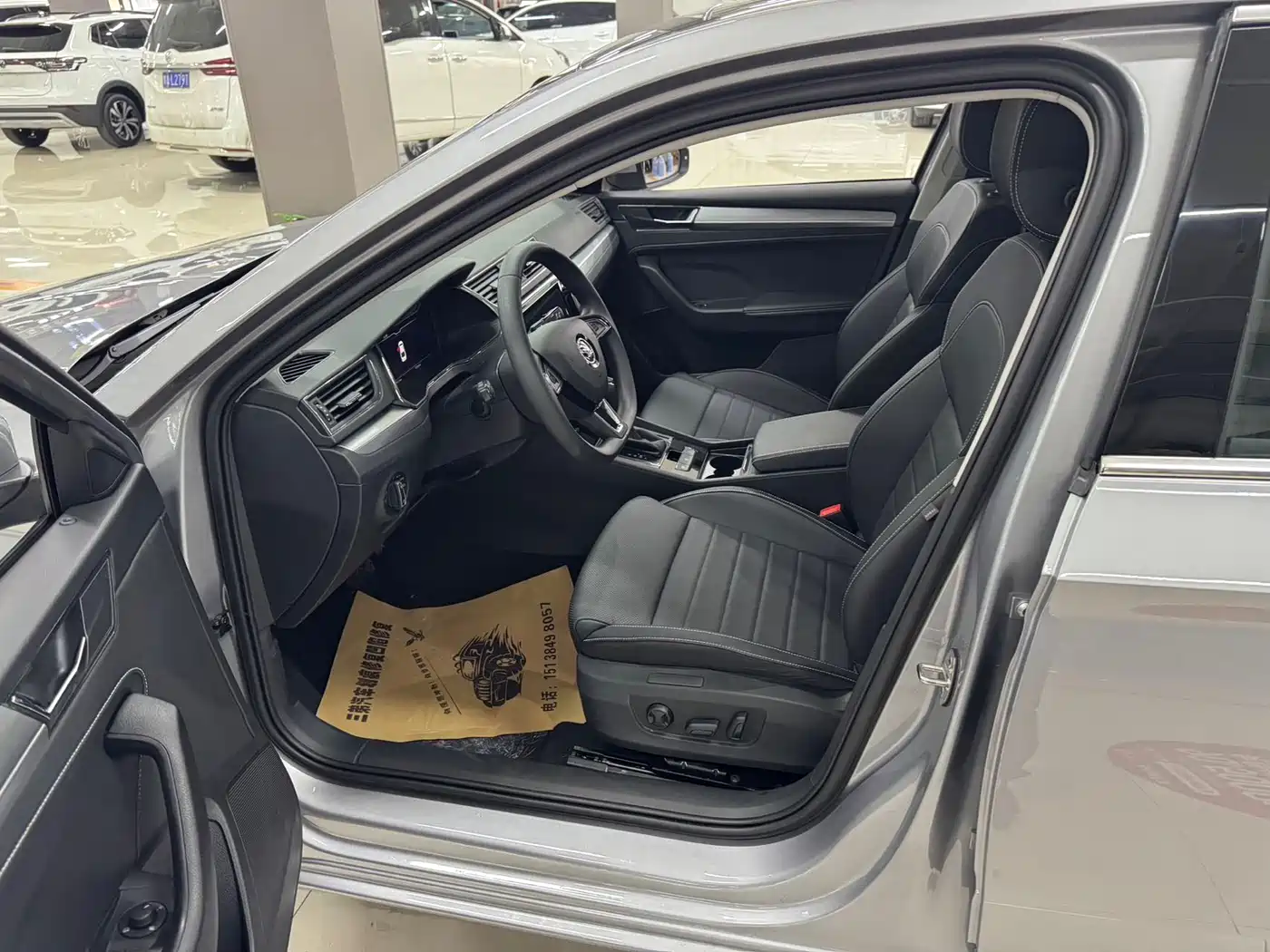 Škoda Superb 2025 Model TSI280 DSG Premium Edition фото 4