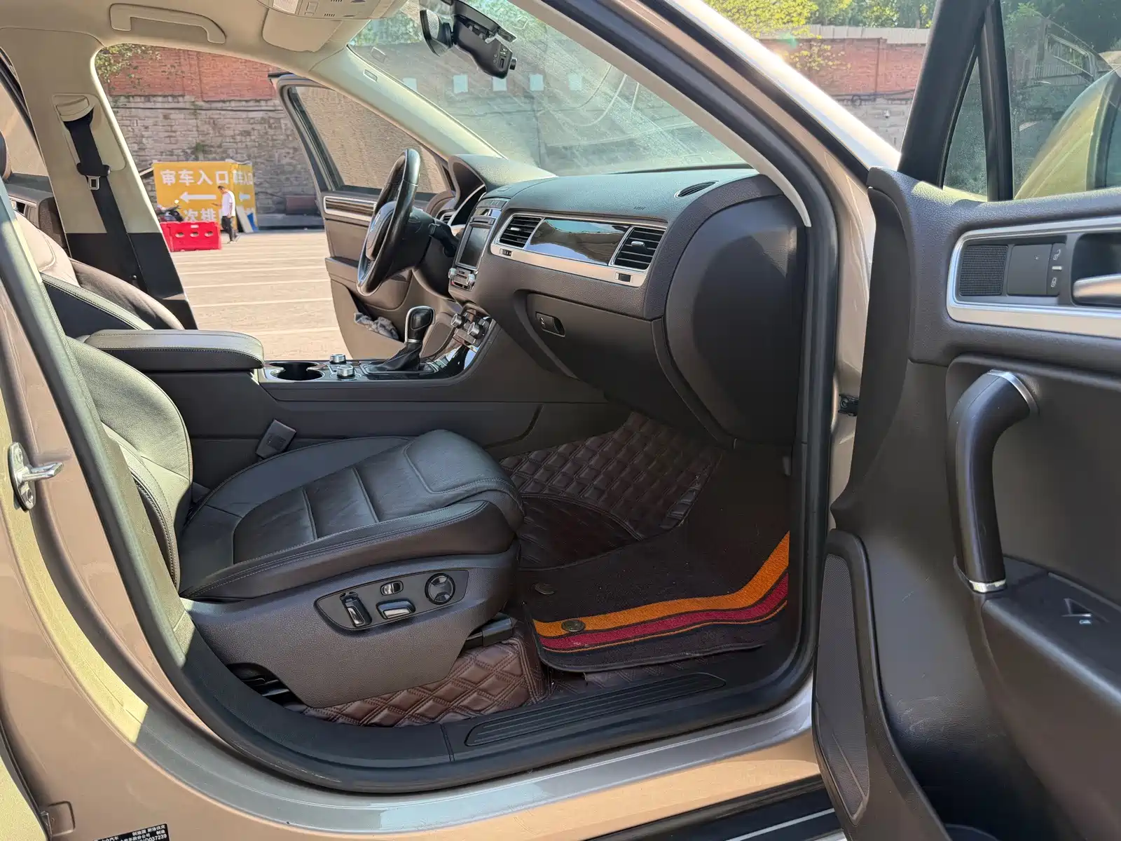 Фото 9 - Volkswagen Touareg