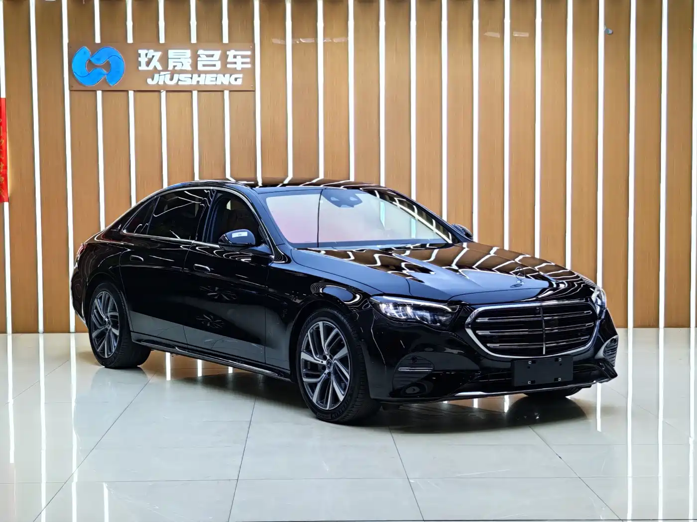 Mercedes-Benz E-Class 2024 E 300 L Fashion фото 3