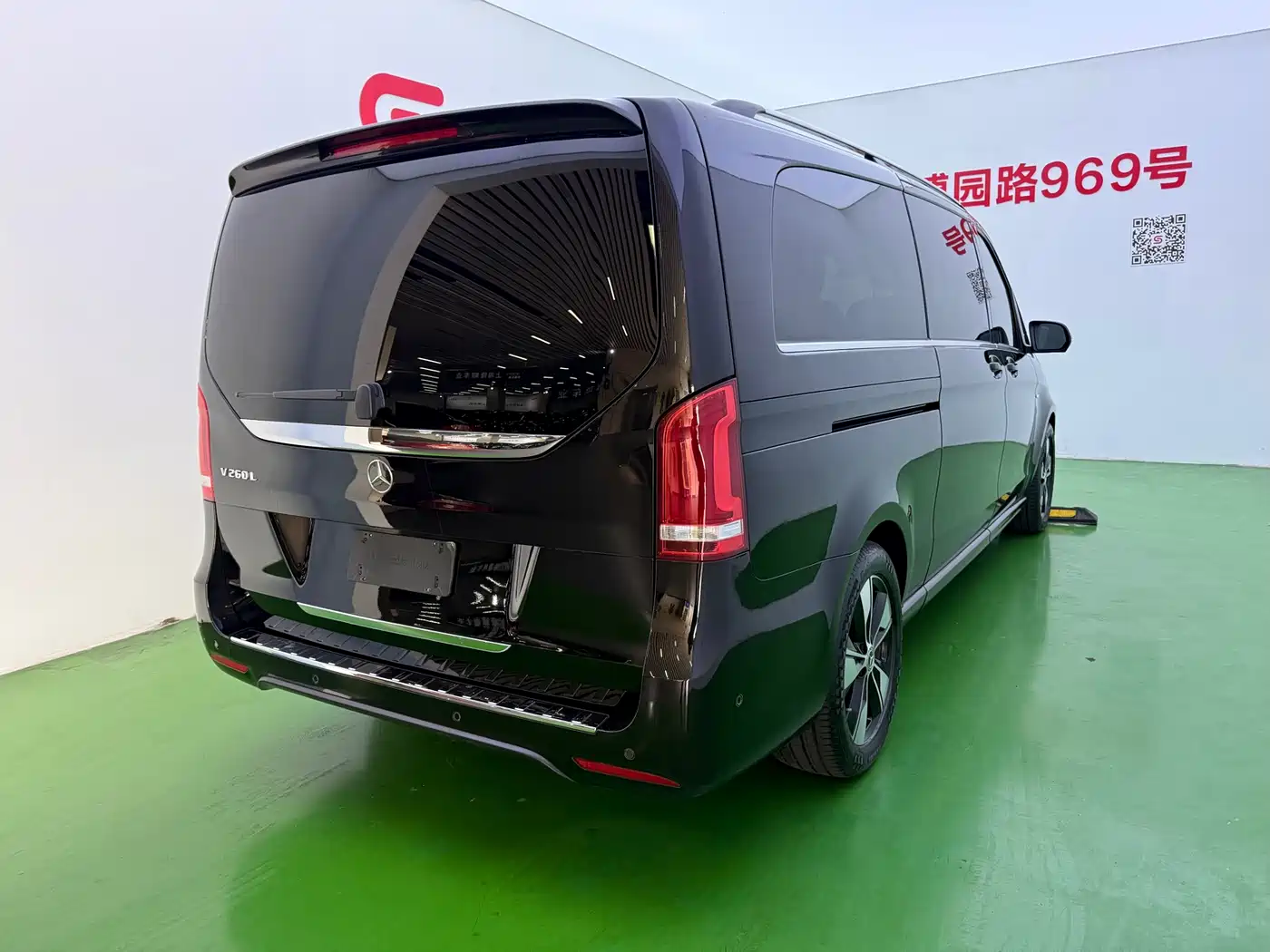 Mercedes-Benz V-Class 2021 V 260 L Long Wheelbase Premium Edition фото 26