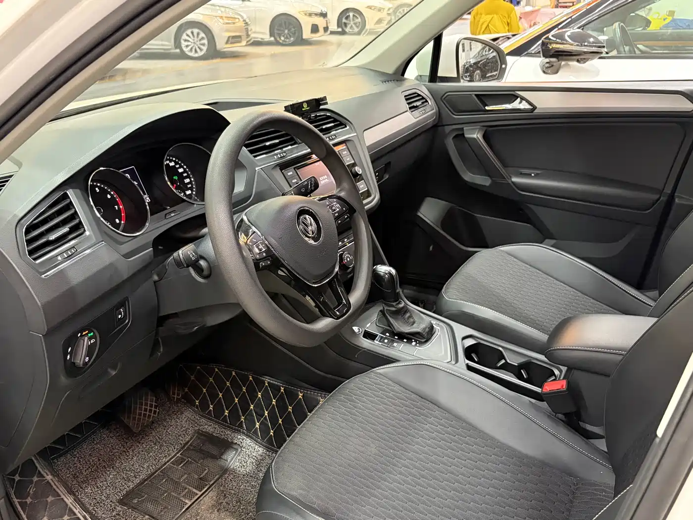 Volkswagen Tiguan L 2019 330TSI Automatic 2WD Trend Edition China VI фото 4
