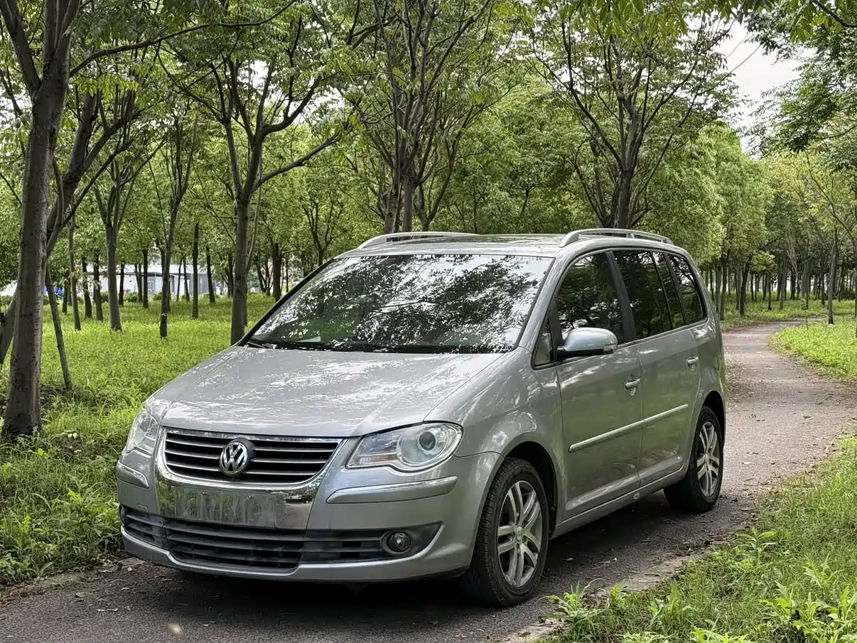 Volkswagen Touran 2008 Model 1.8T Premium Smart Edition Automatic 7-Seater фото 3