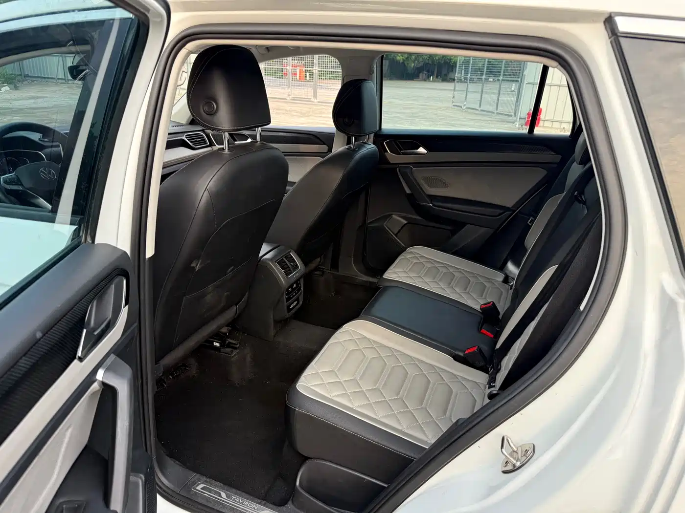 Volkswagen Tayron 2023 330TSI 2WD Luxury Plus Advanced Edition фото 11