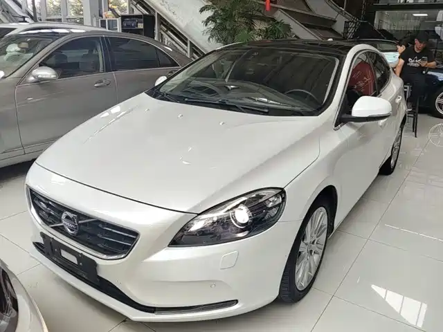 Volvo Volvo V40 2016 T4 Elegance Edition