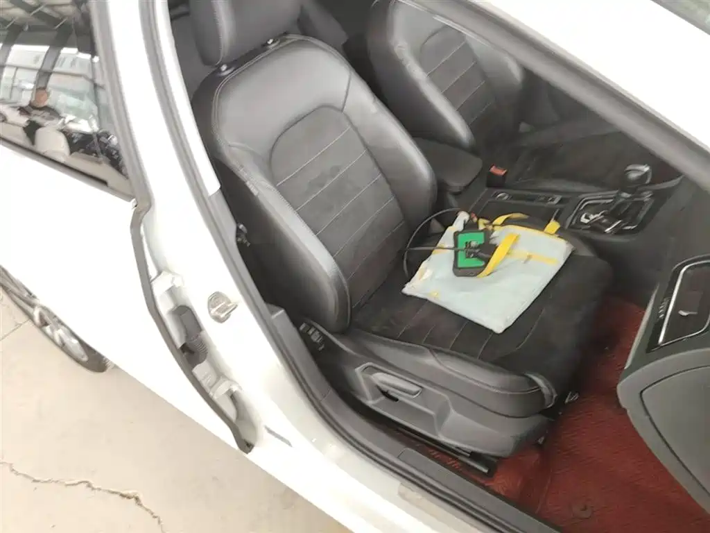 Volkswagen Golf 2019 280TSI DSG Luxury (China V) фото 25