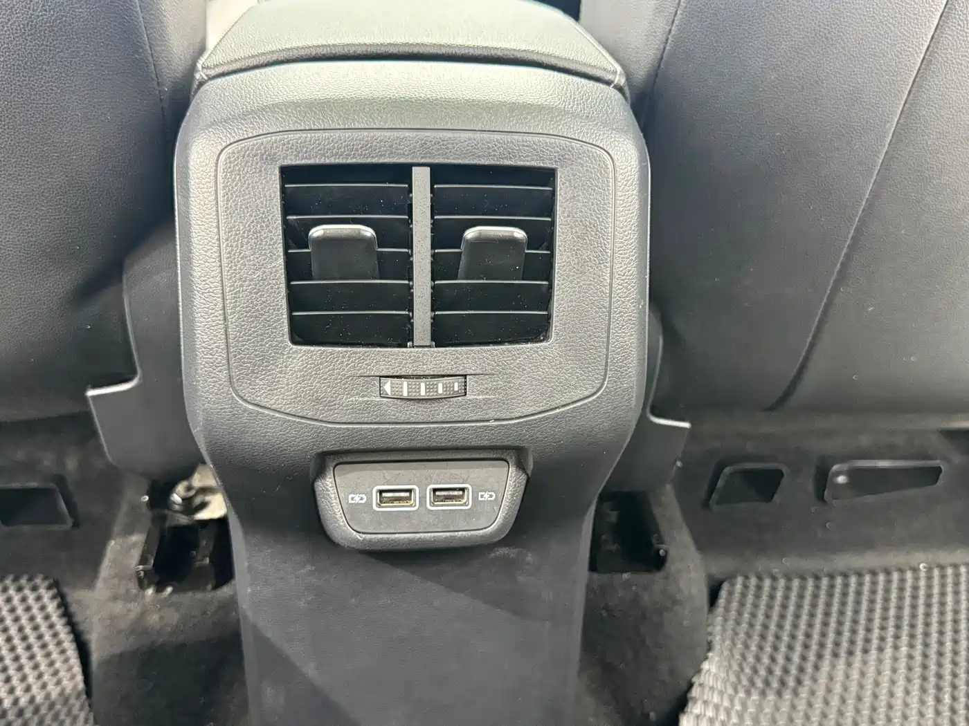 Volkswagen Tanying 2023 Model 200TSI DSG Joy Smart Connect Edition фото 15