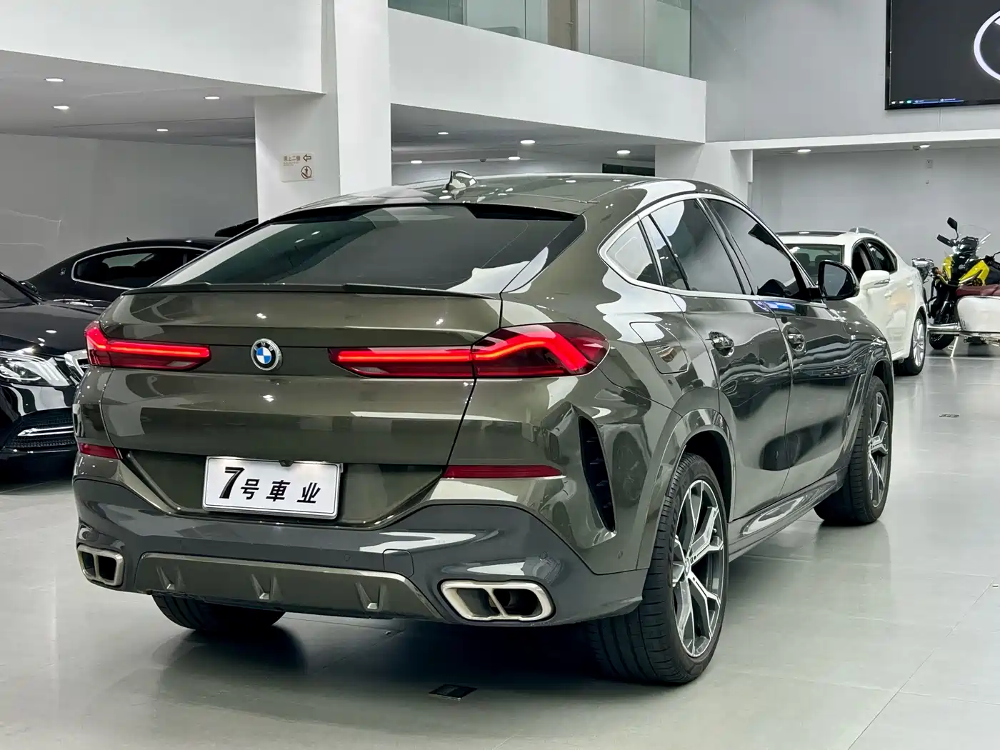 Фото 15 - BMW X6