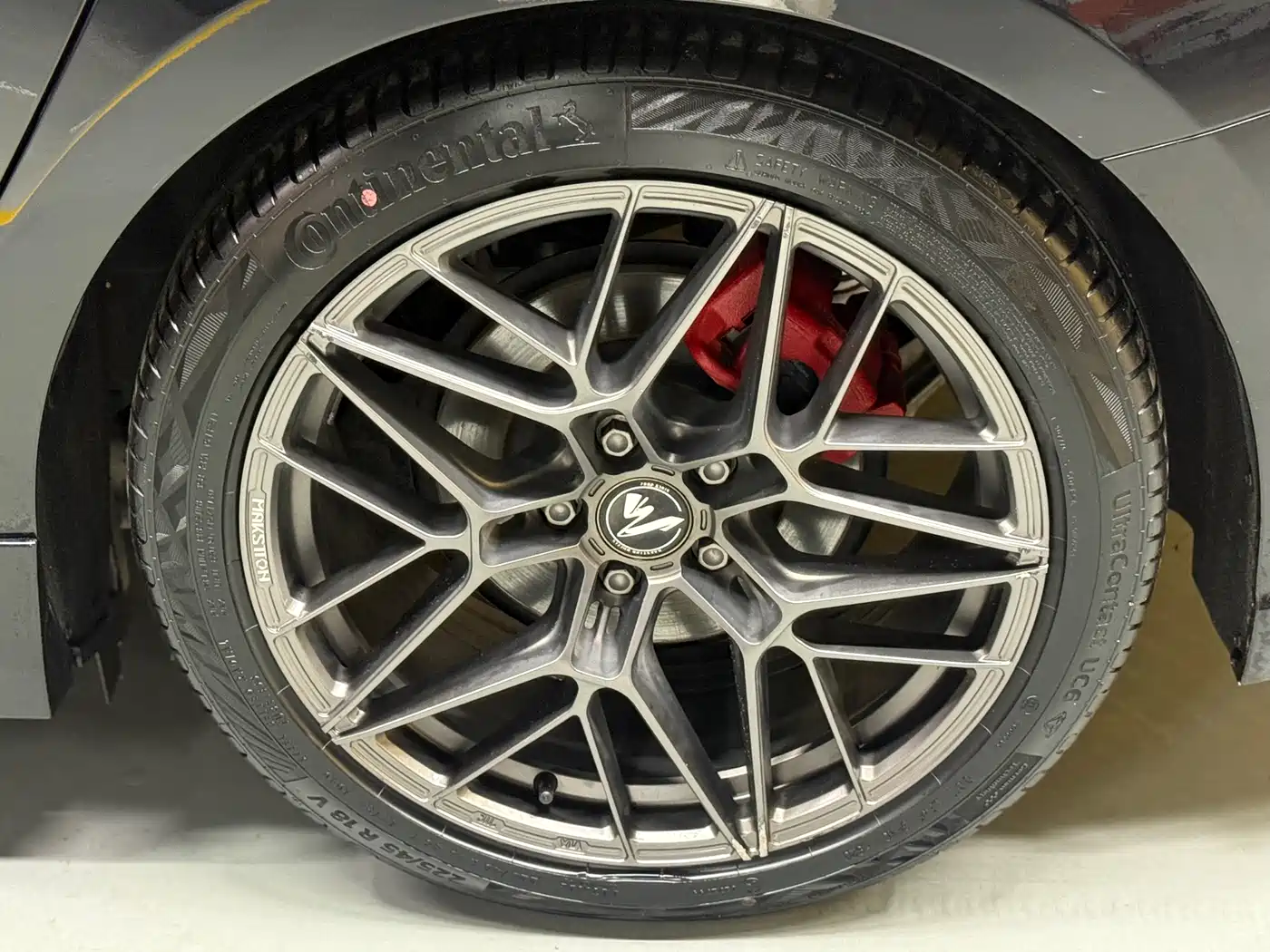 Lynk & Co 03 2021 1.5TD DCT Jin Champion Edition фото 29