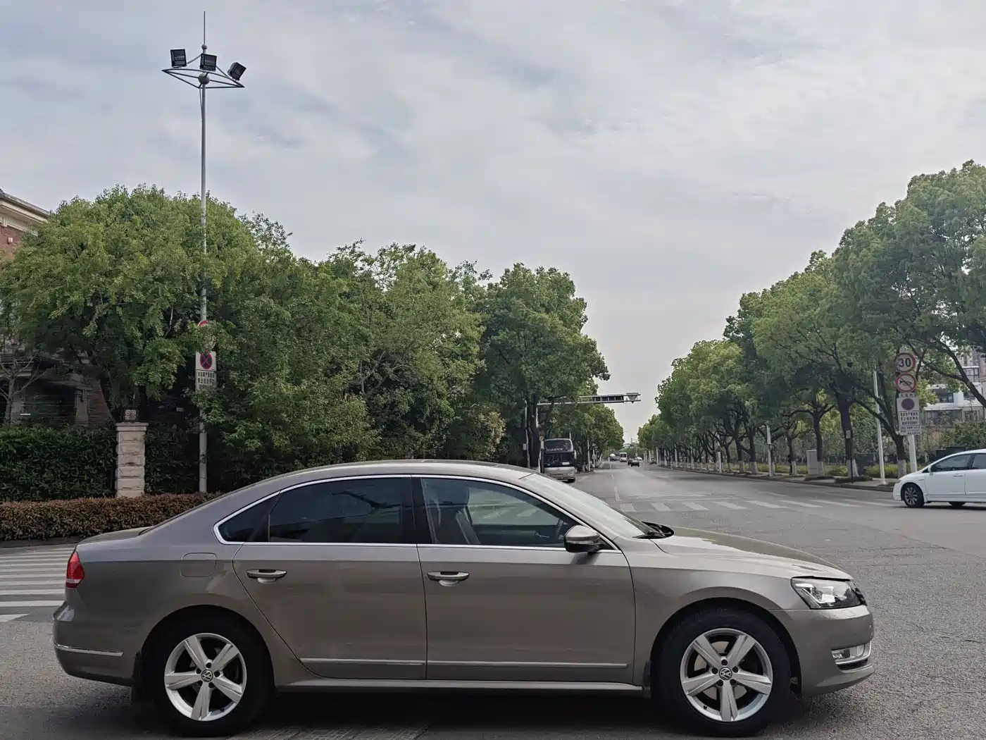 Volkswagen Passat 2013 1.8TSI DSG Yuzun фото 5