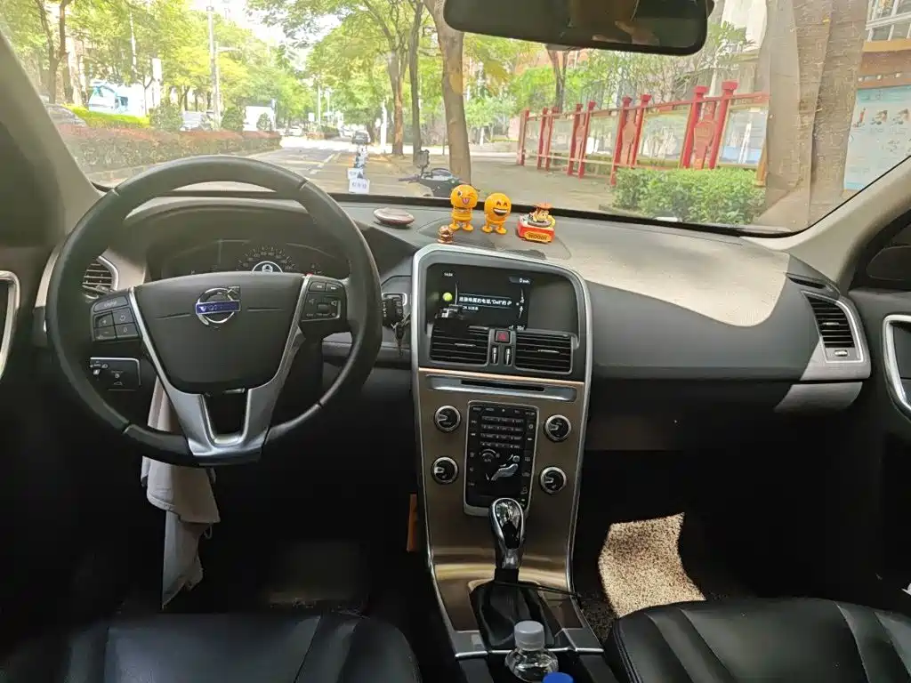 Volvo XC60 2016 2017 T5 AWD Smart Advance