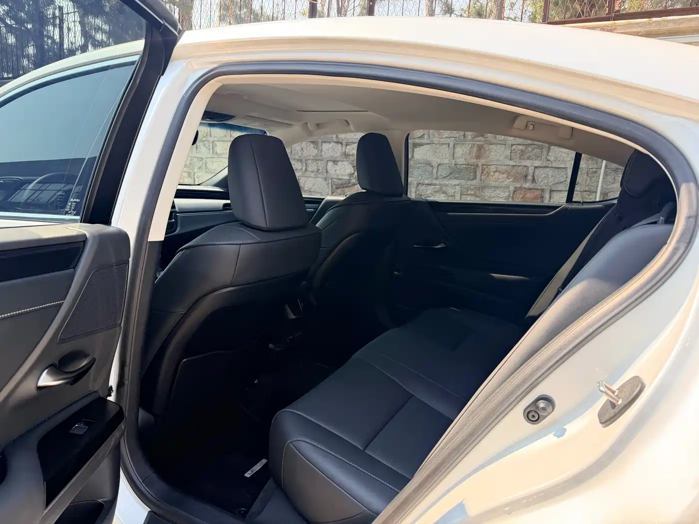 Lexus ES 2024 200 Premium Edition фото 6