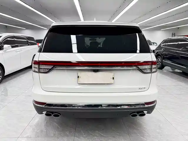 Lincoln Aviator (Import) 2020 3.0T V6 AWD Premium Edition — фото 5