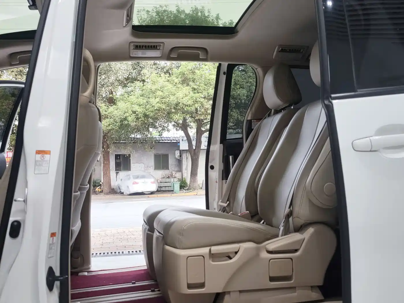 Toyota Previa 2012 2.4L 7-Seater Luxury Edition фото 9