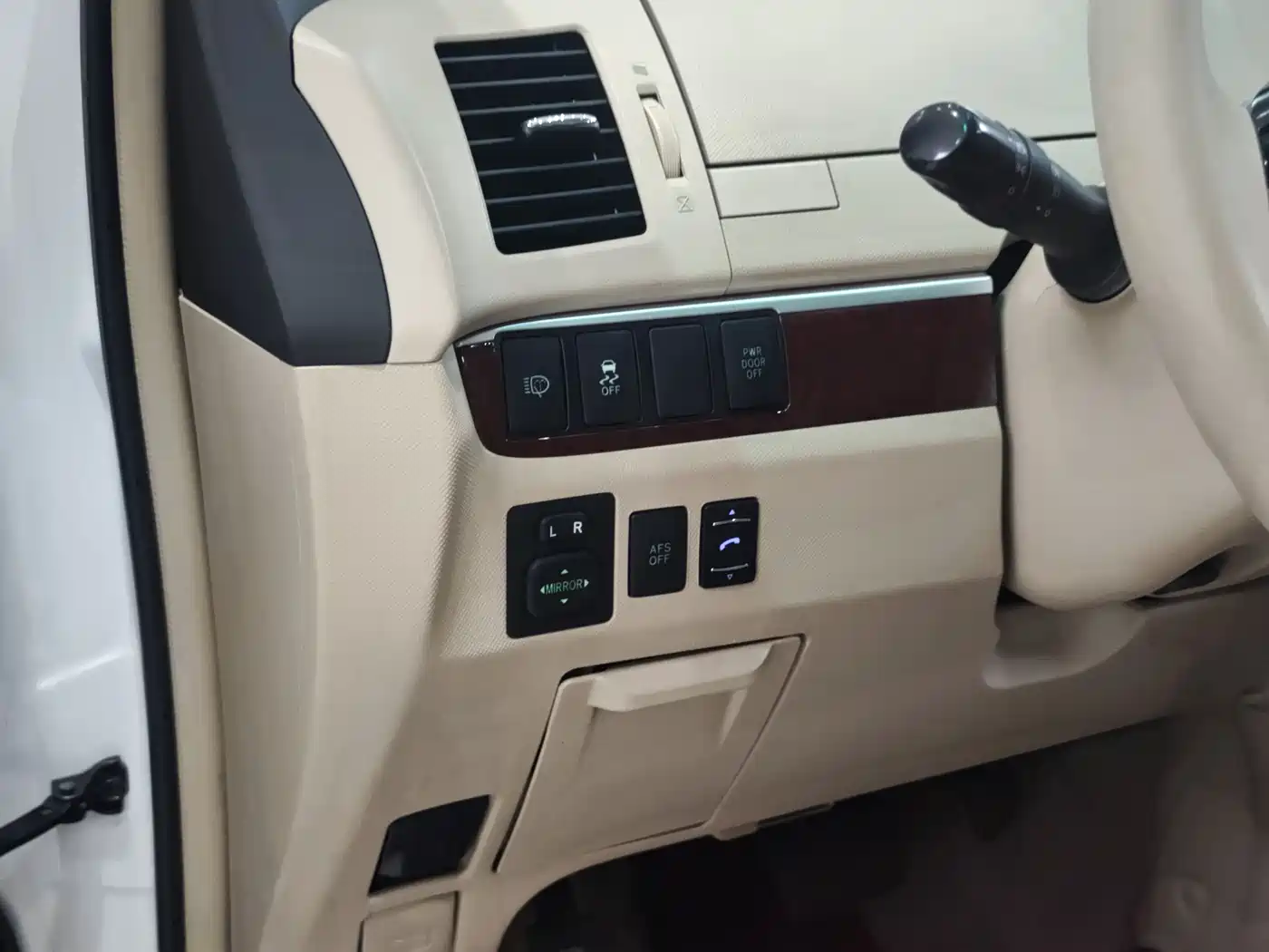 Toyota Previa 2012 2.4L 7-Seater Luxury Edition фото 17