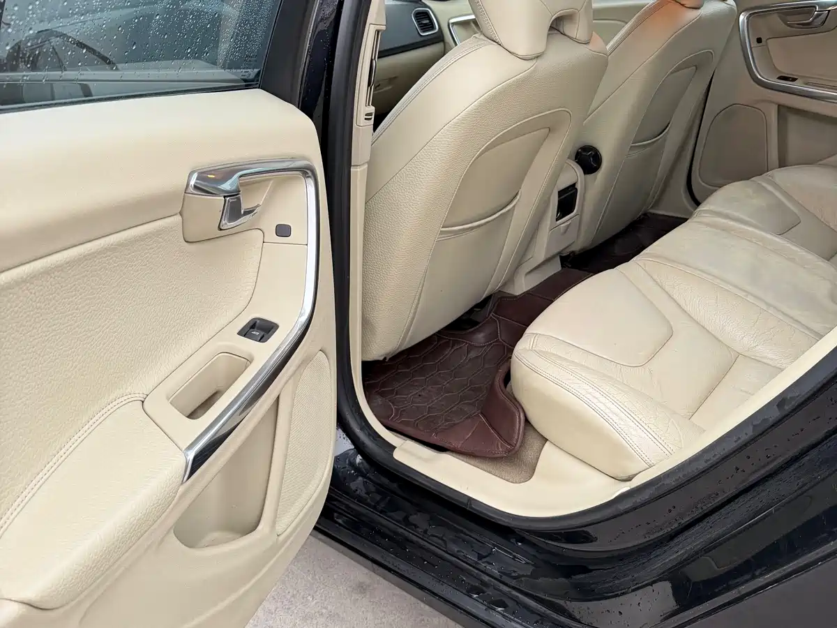 Фото 9 - Volvo S60 (Import)
