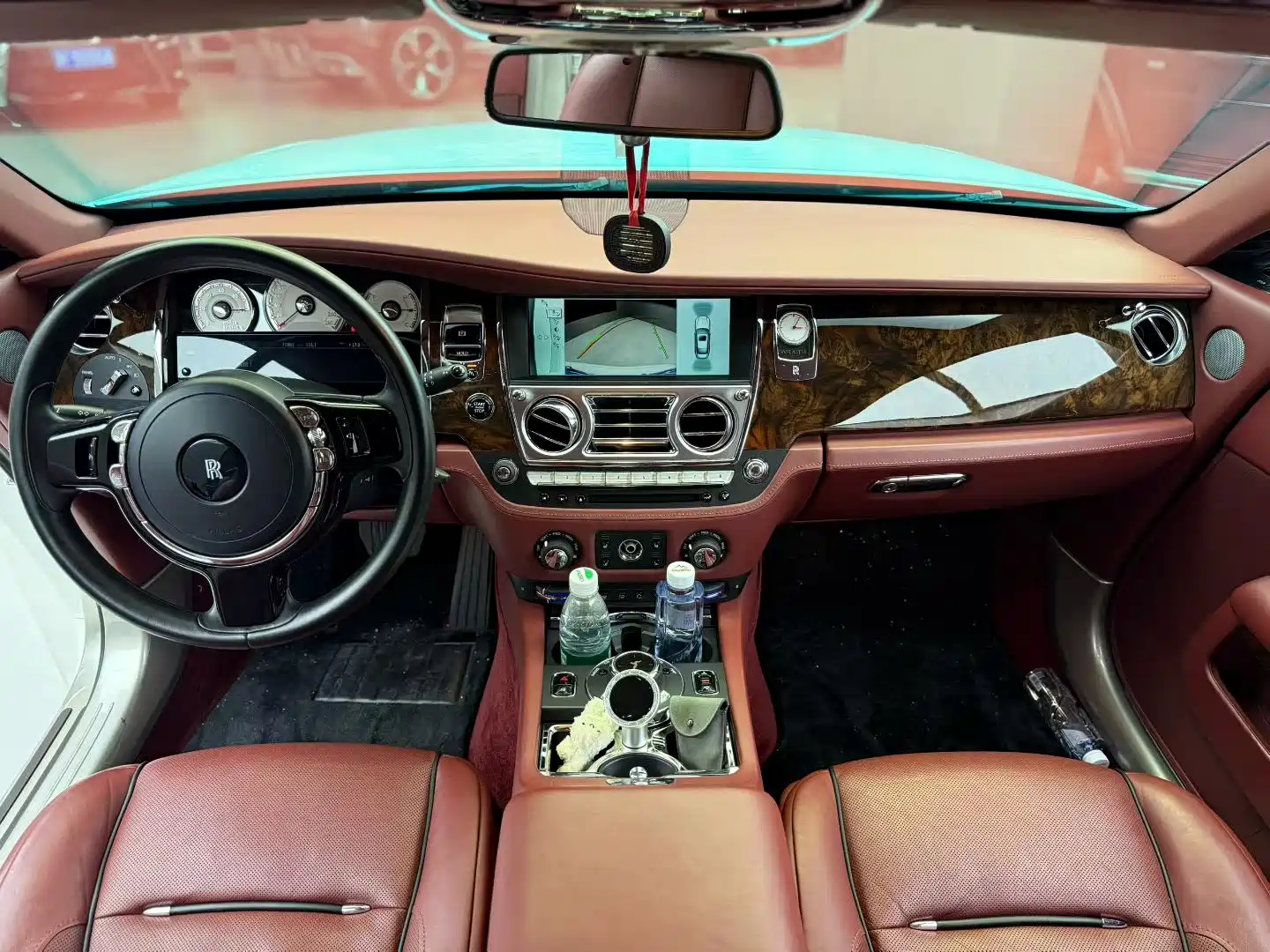 Фото 6 - Rolls-Royce Wraith